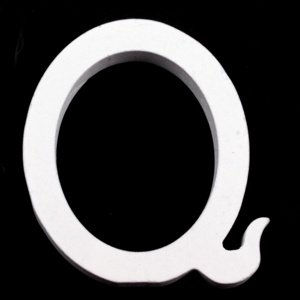 Písmeno Q dřevěné dekorační 8cm